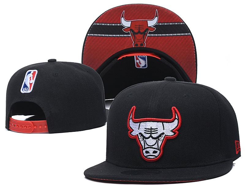 Bulls Team Logo Black Adjustable Hat GS 1